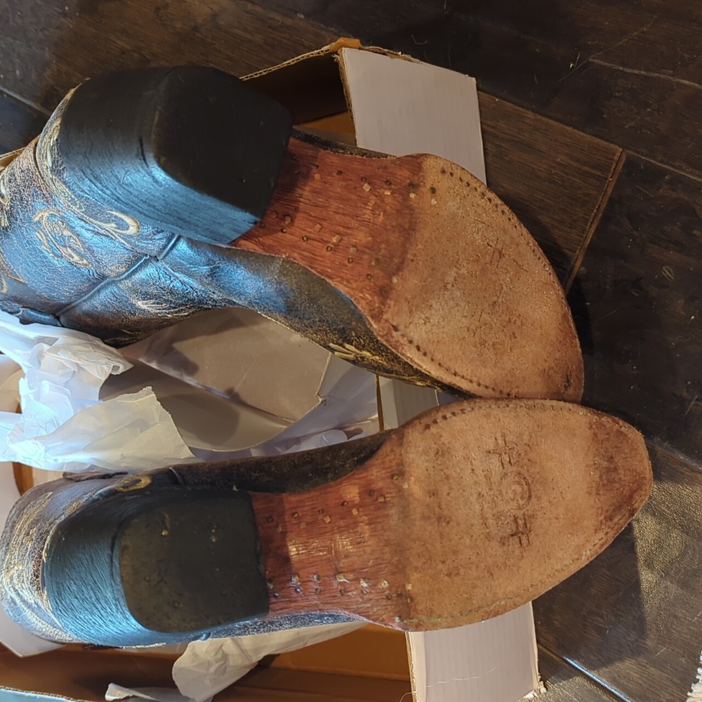 Laredo Circle G Dragonfly Boots - Picture 6 of 7
